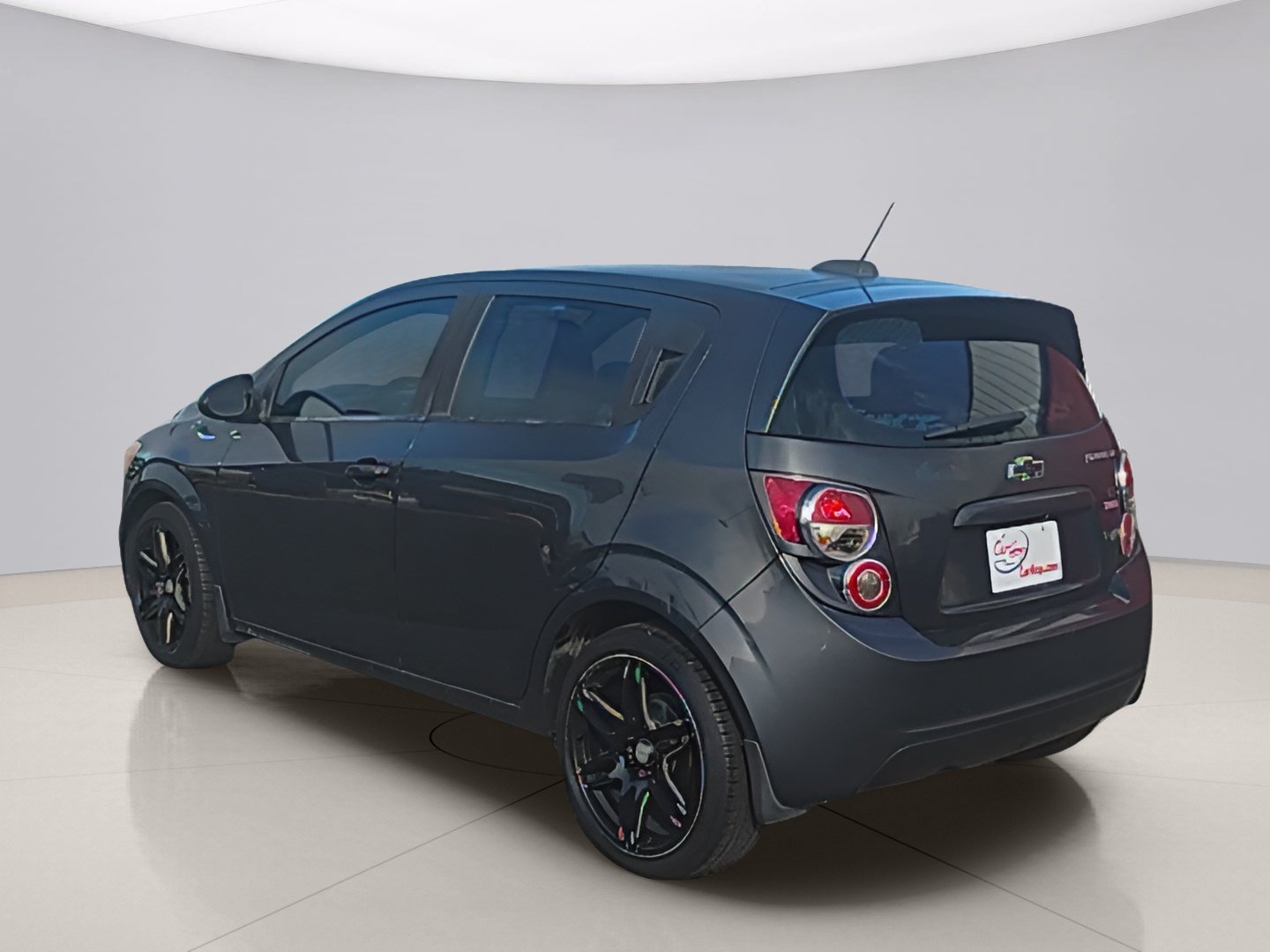 Used 2015 Grey Chevrolet LT image 3