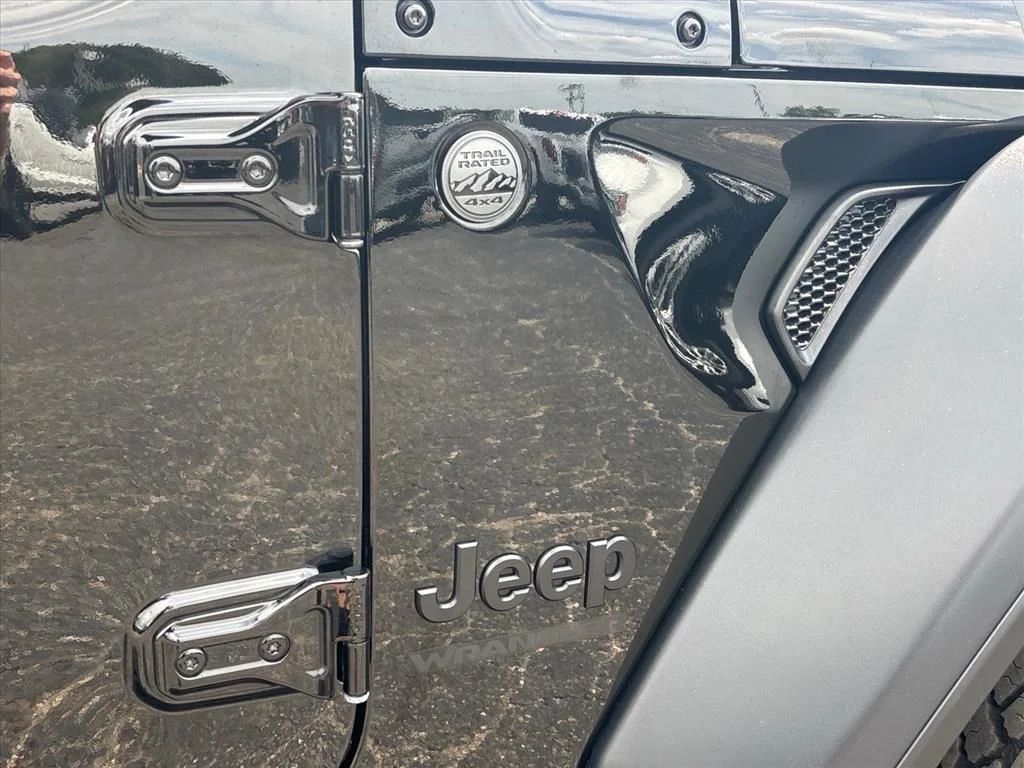 Used 2025 Black Jeep Willys image 11