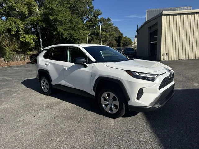 Used 2025 White Toyota LE image 3