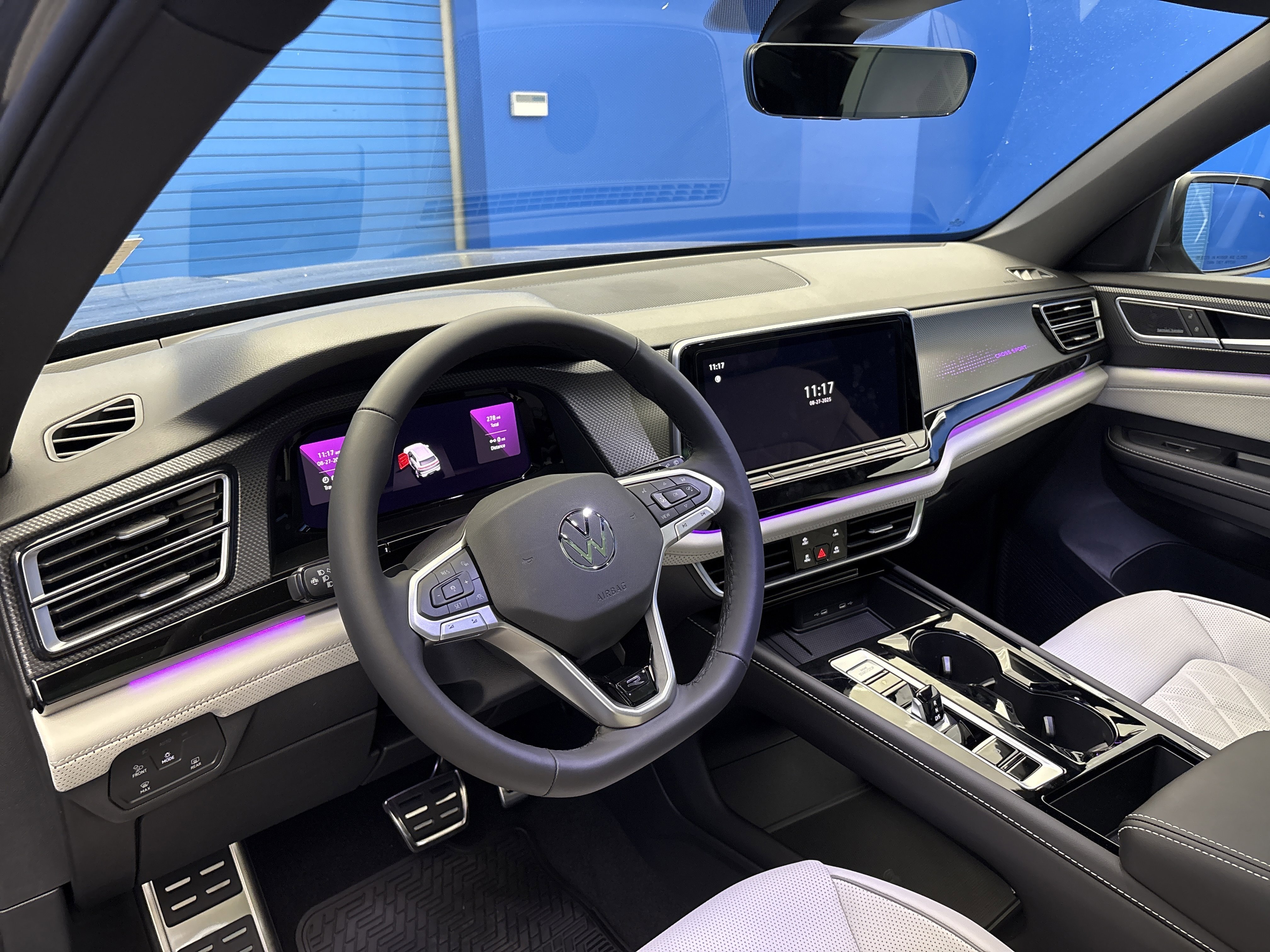 2025 Volkswagen Atlas Cross Sport SEL Premium R-LINE - Photo 11