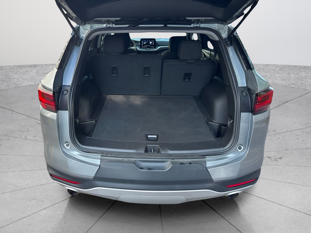 Used 2025 Gray Chevrolet LT image 32