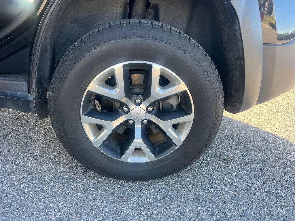 Used 2018 Black Jeep Trailhawk image 18