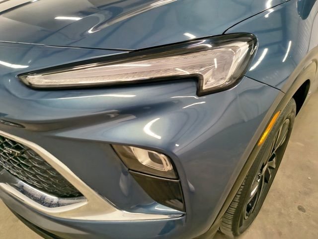 Used 2025 Blue Buick Sport Touring image 8