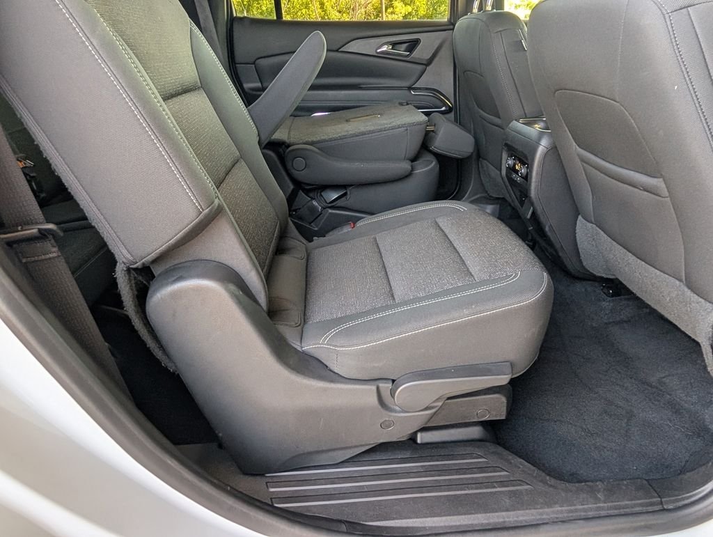 Used 2024 Summit White Chevrolet LT image 23