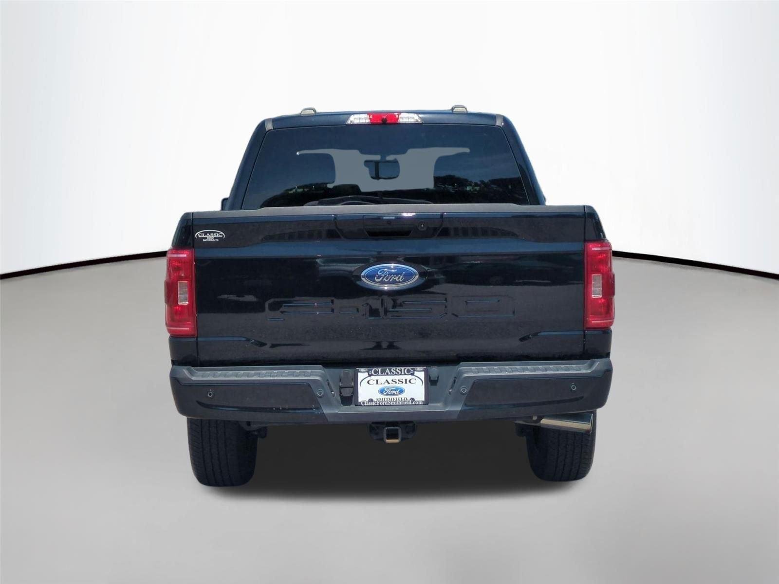 Used 2022 Agate Black Metallic Ford XLT image 4