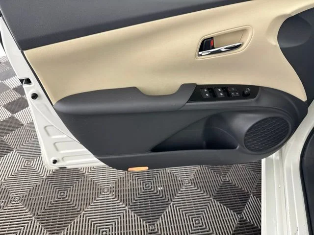 Used 2016  Toyota Two image 22