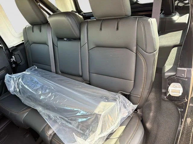 New 2026 Black Clear-Coat Exterior Paint Jeep Sahara image 13