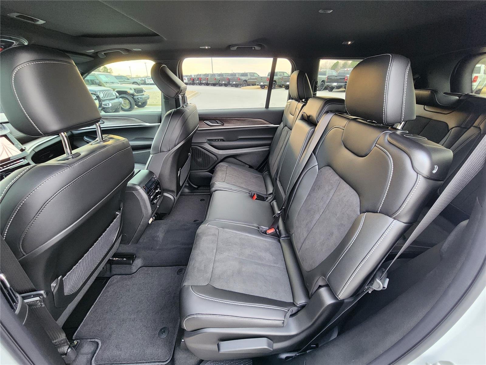 New 2026 Bright White Clearcoat Jeep Laredo Altitude image 14