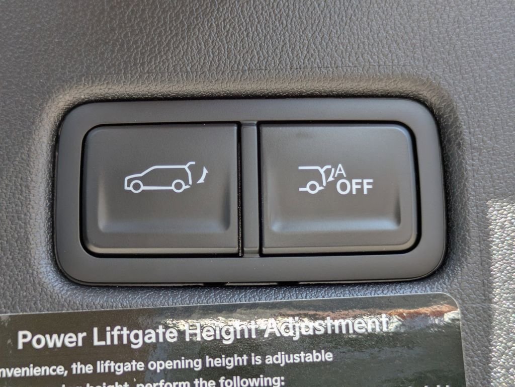 New 2027 Glacial White Pearl Kia X-Line EX image 14