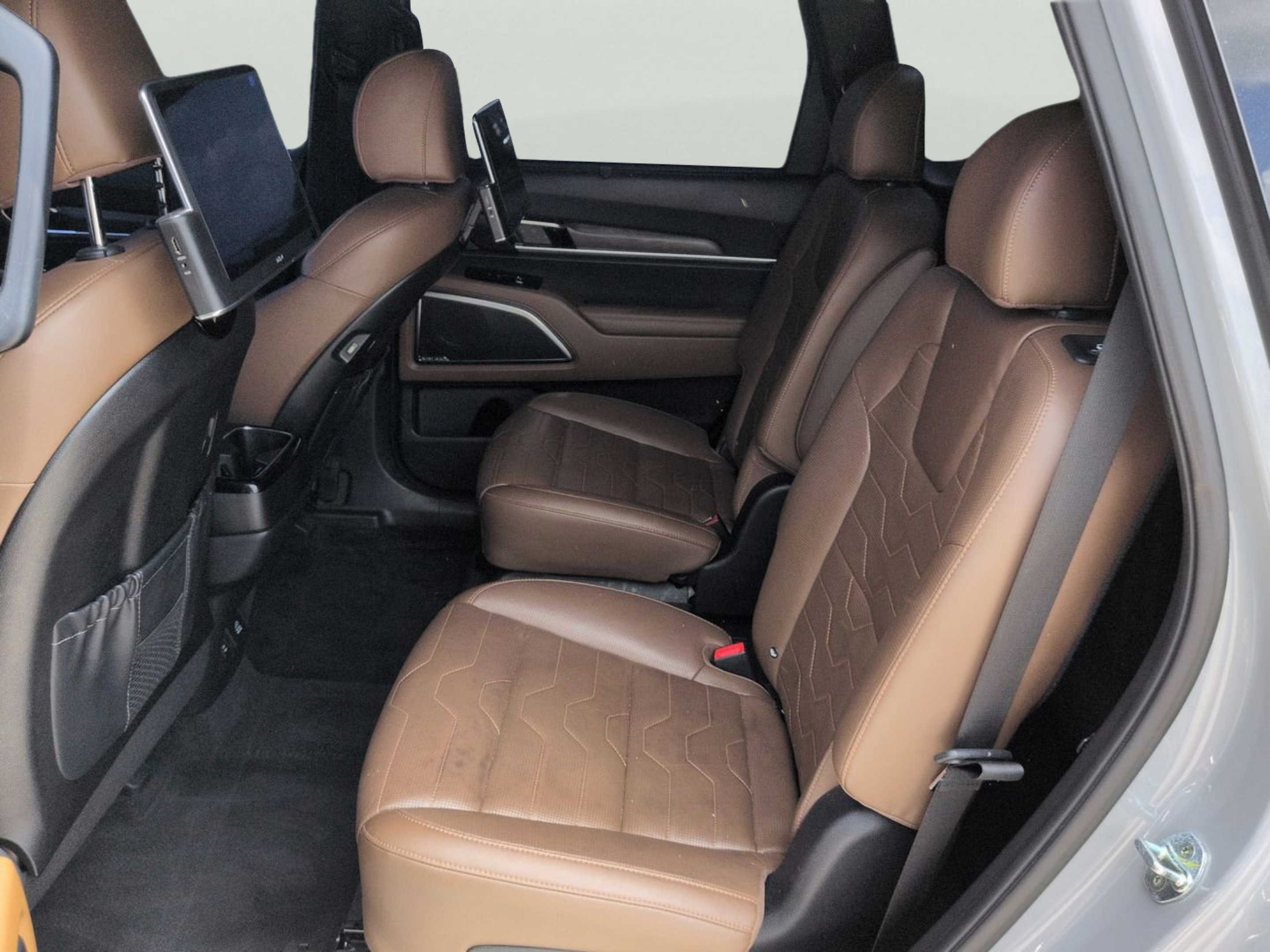 Certified Used 2022 Wolf Gray Kia SX image 13