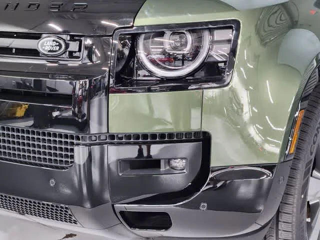 New 2026 Woolstone Green Metallic Land Rover X image 17