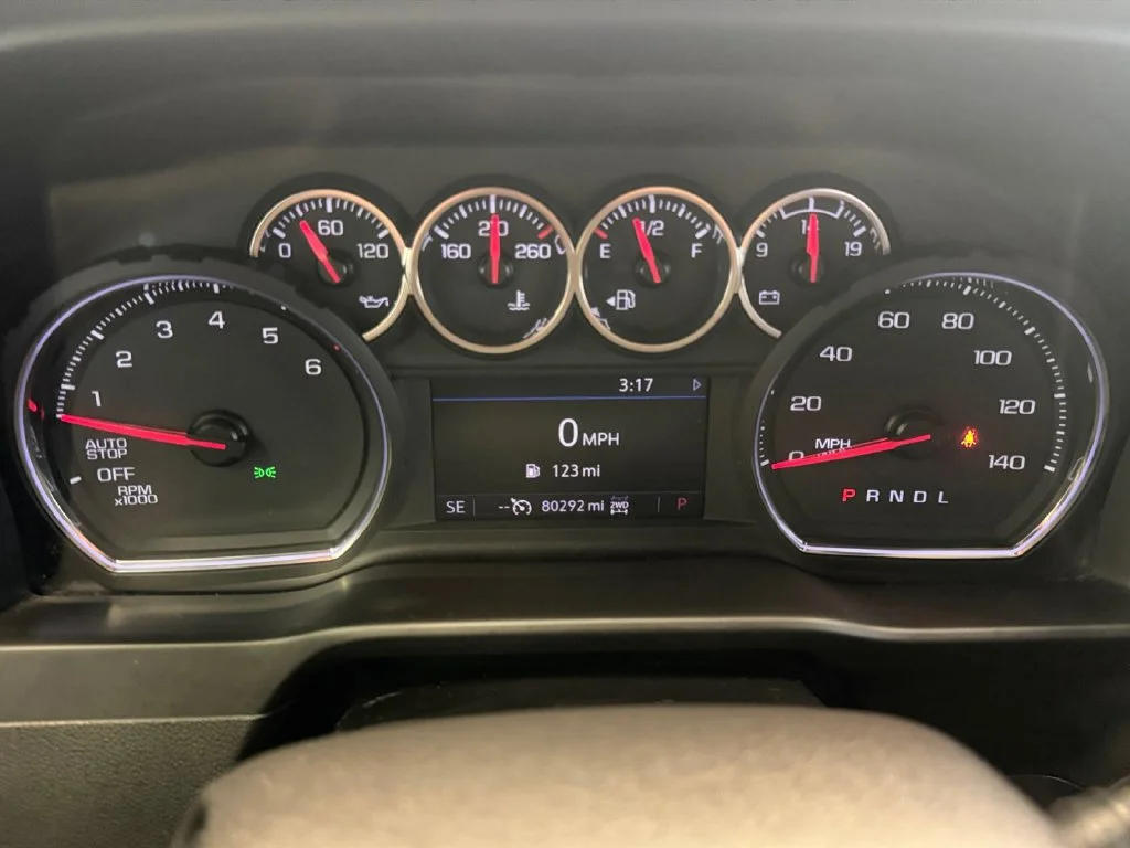 Used 2020 SATIN STEEL METALLIC Chevrolet LT image 18