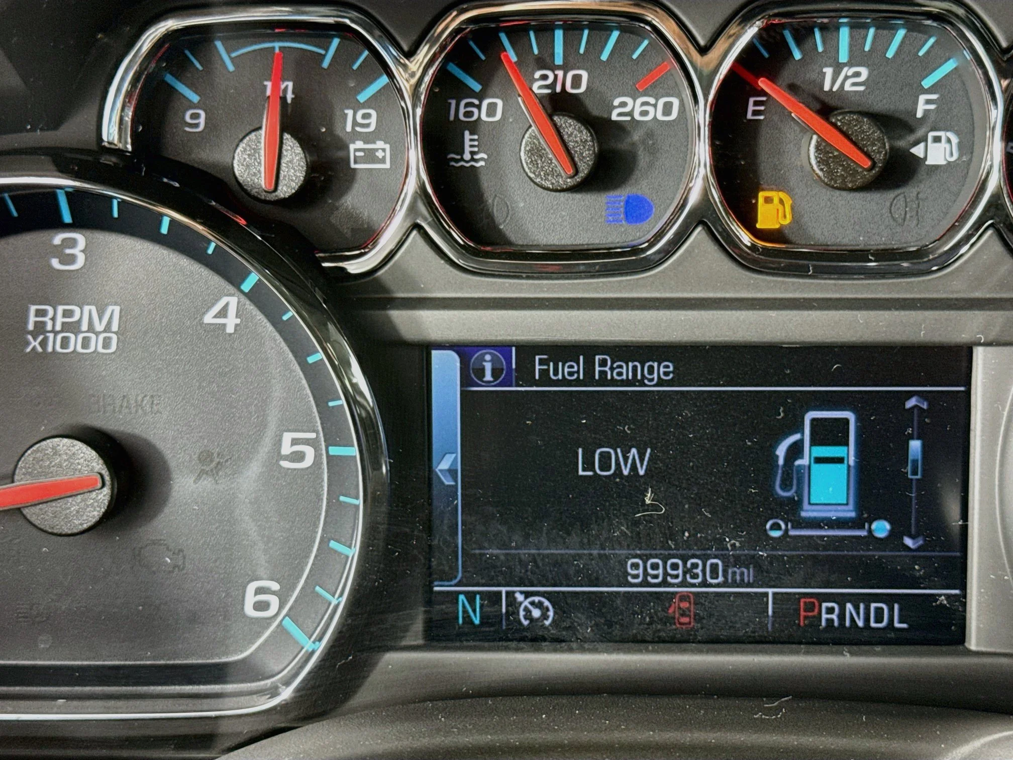 Used 2019 SUMMIT WHITE GMC SLE image 14