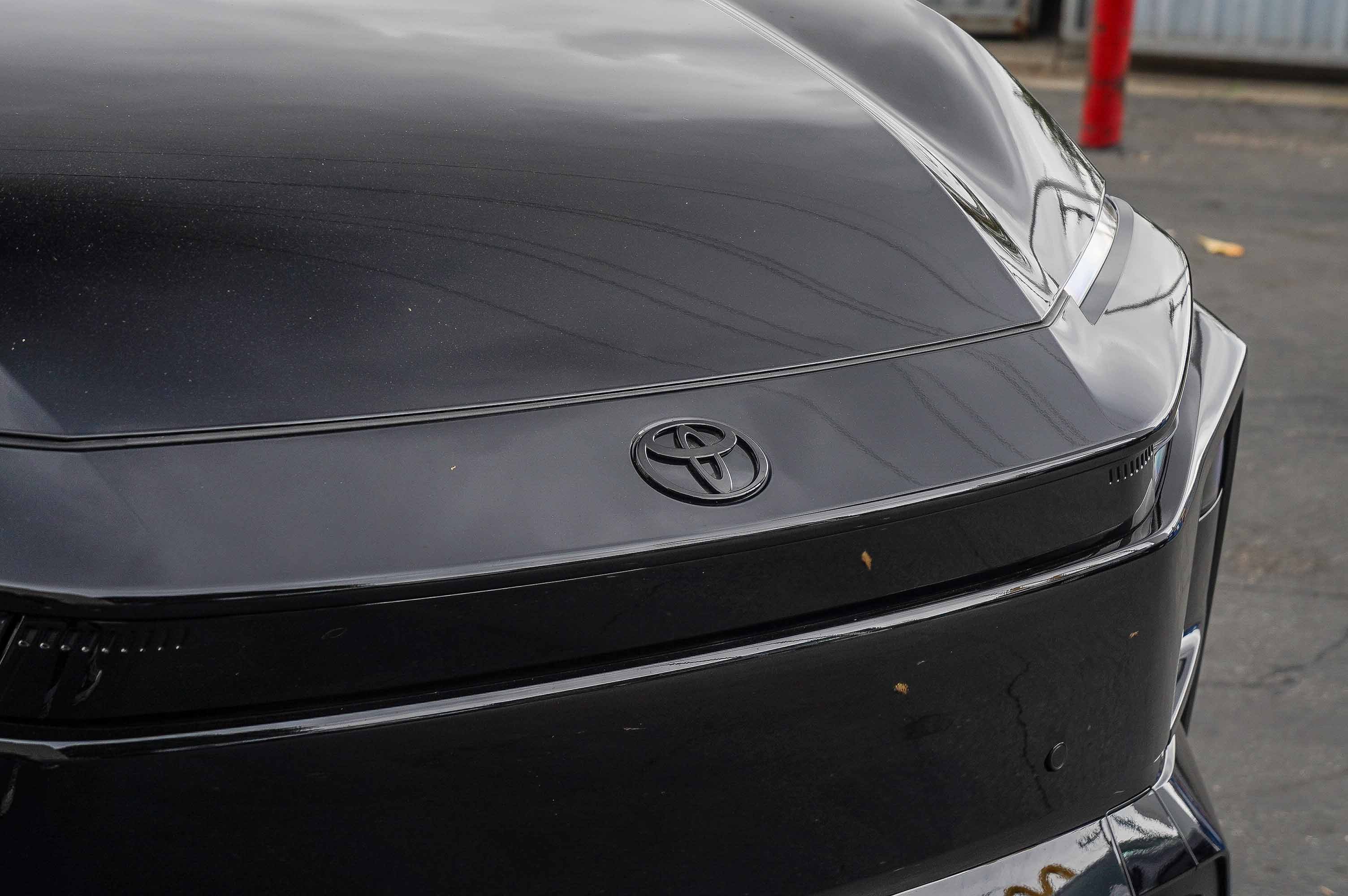 New 2026 Midnight Black Metallic Toyota SE image 9