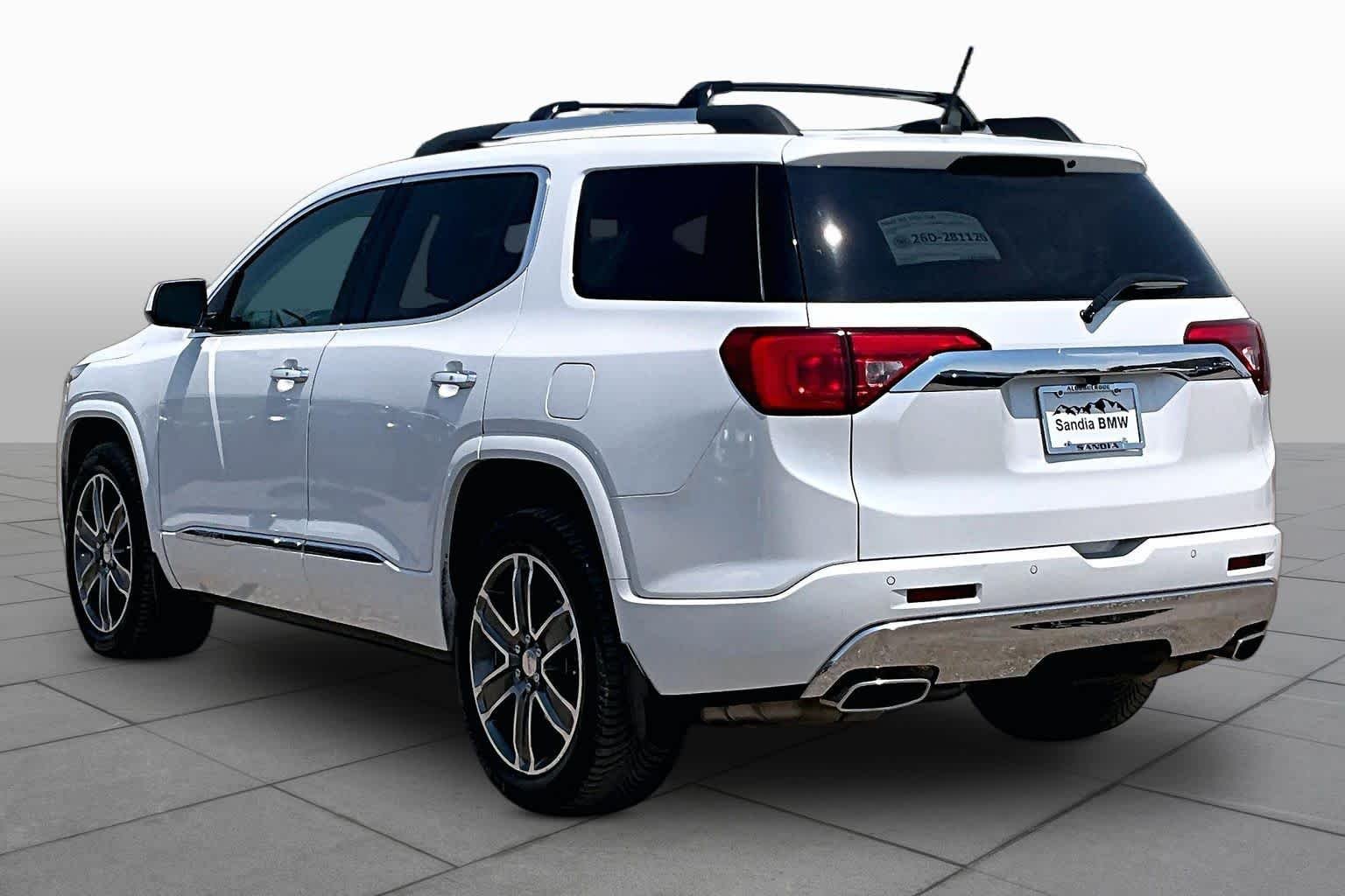 Used 2018 White Frost Tricoat GMC Denali image 8