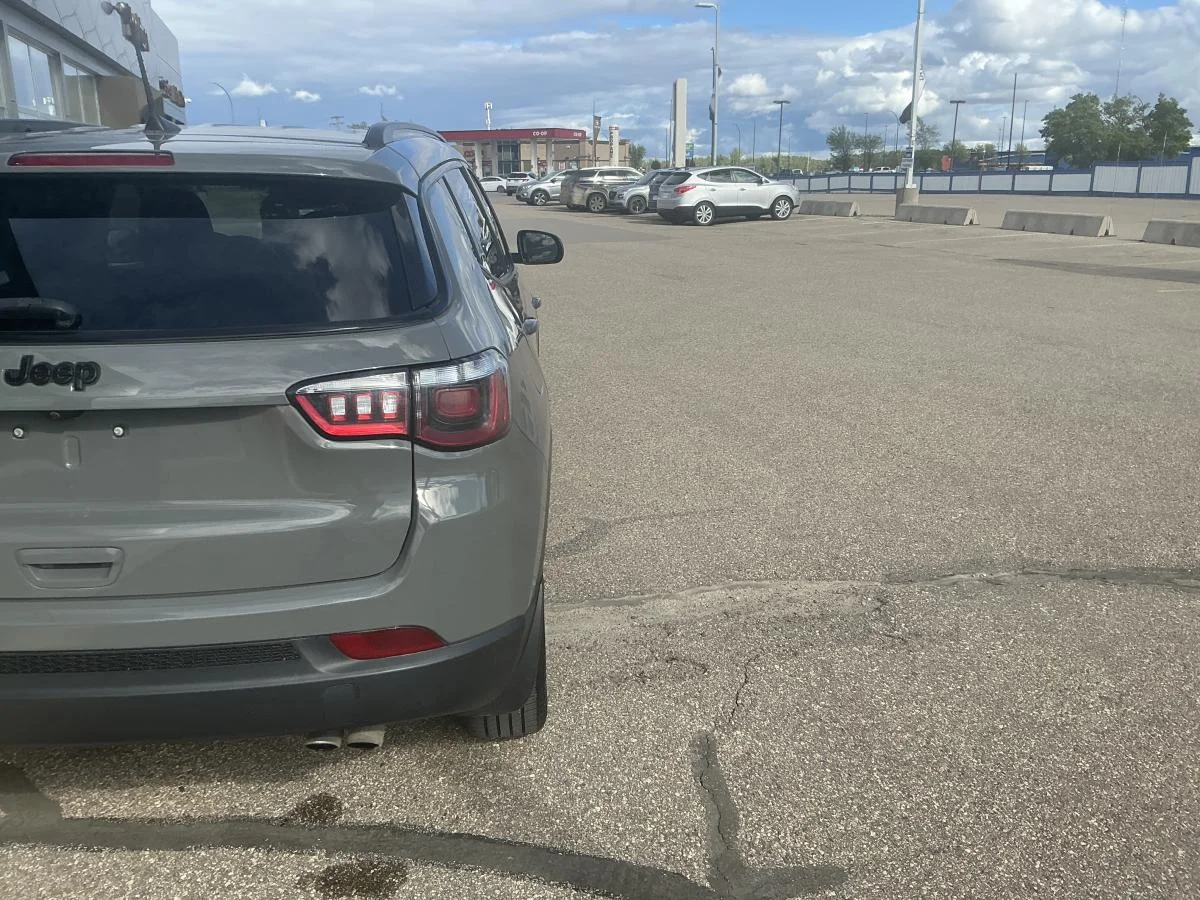Used 2021 Grey Jeep Upland Edition image 36