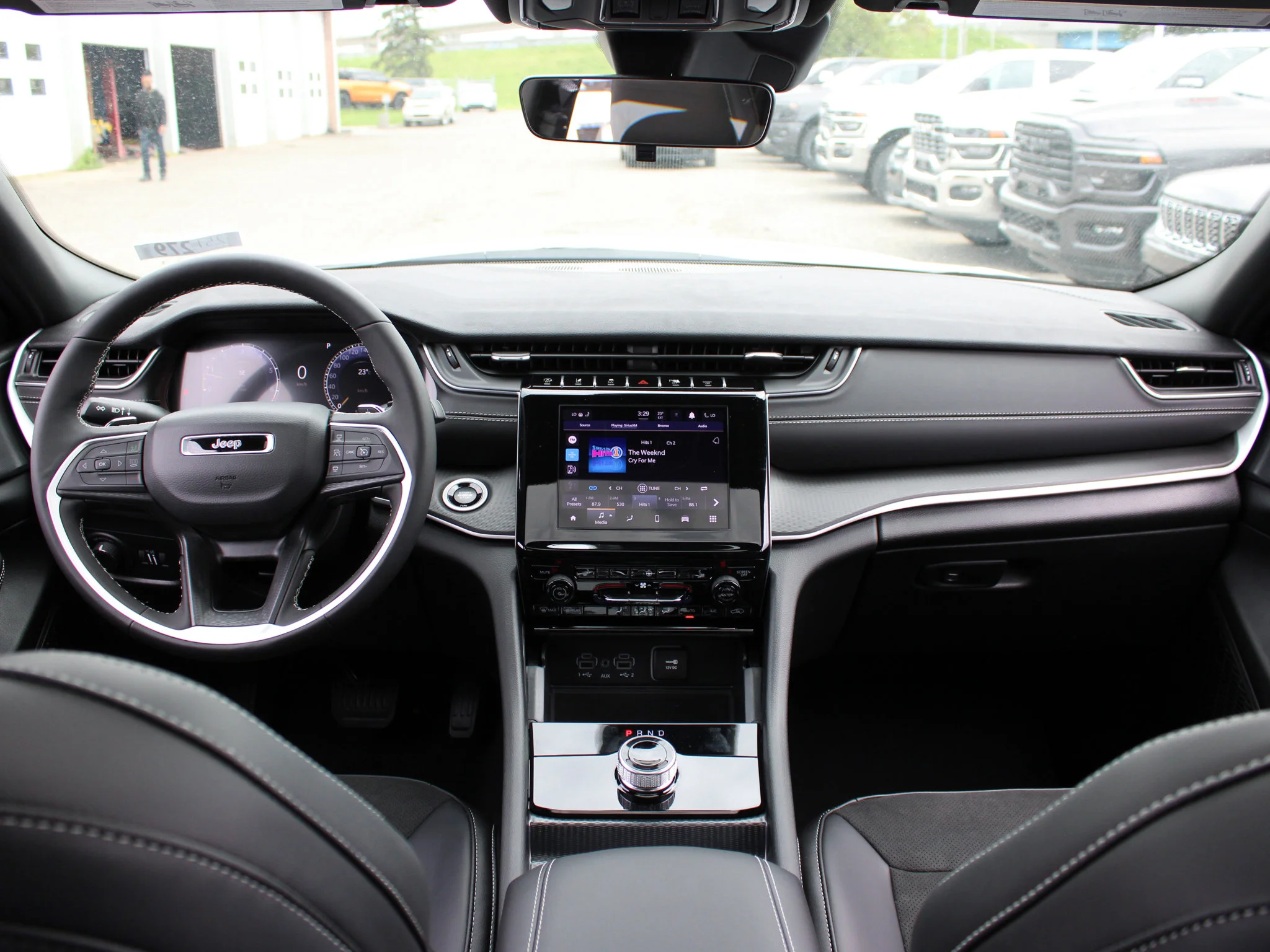 New 2025 Silver Jeep Altitude* 4x4, Sunroof, Heated Leather, Wireless Charging Pad image 13