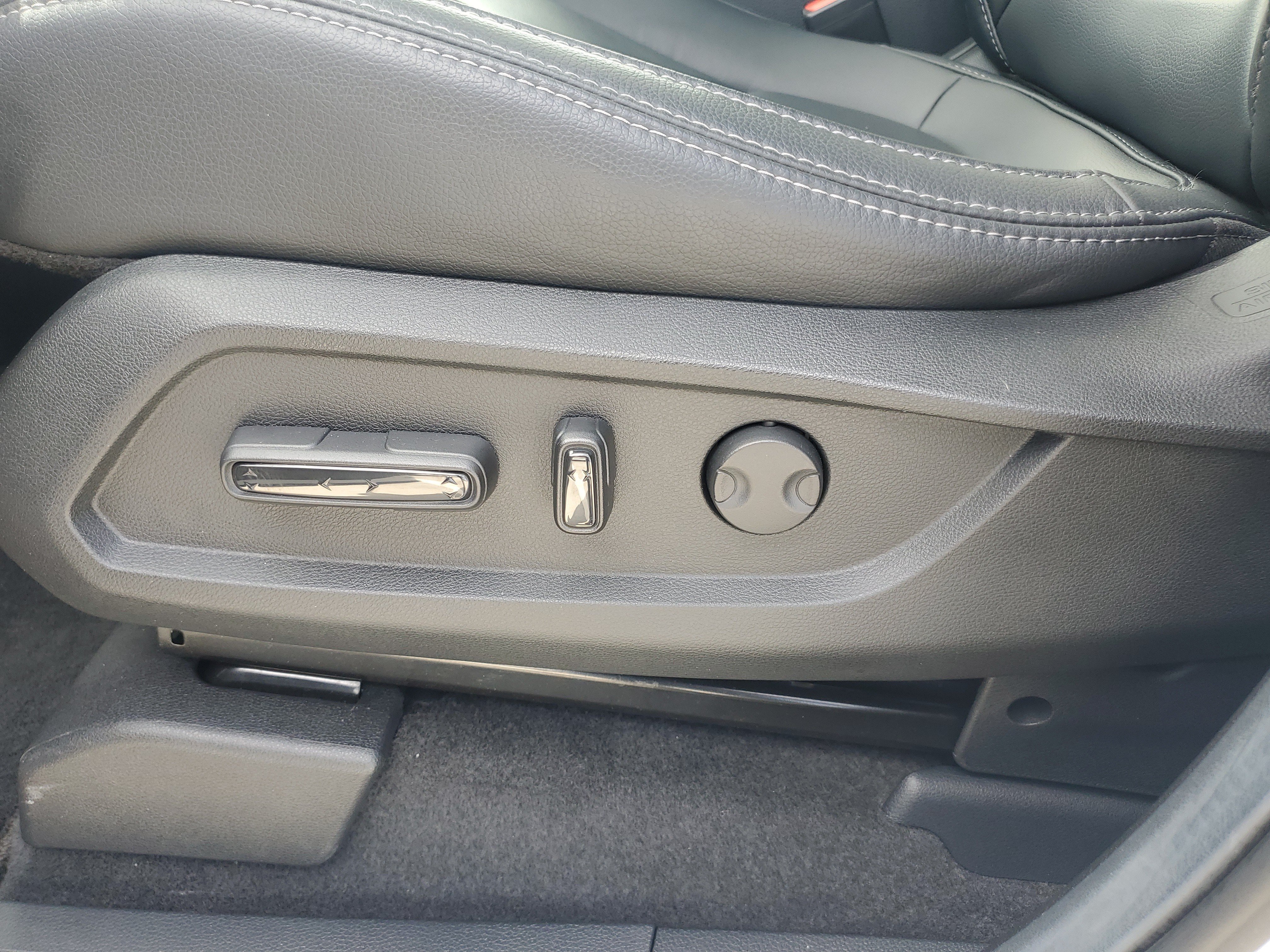 Used 2025 White Honda Touring image 20