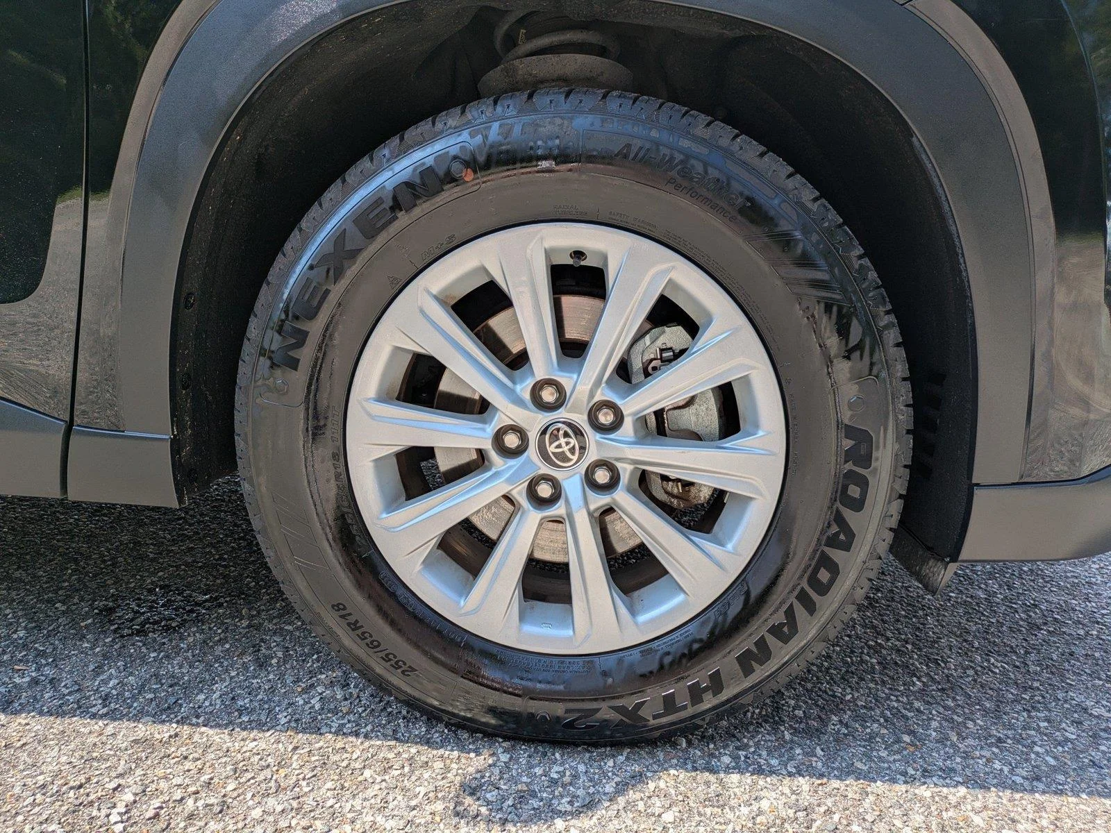 Used 2024  Toyota XLE image 11