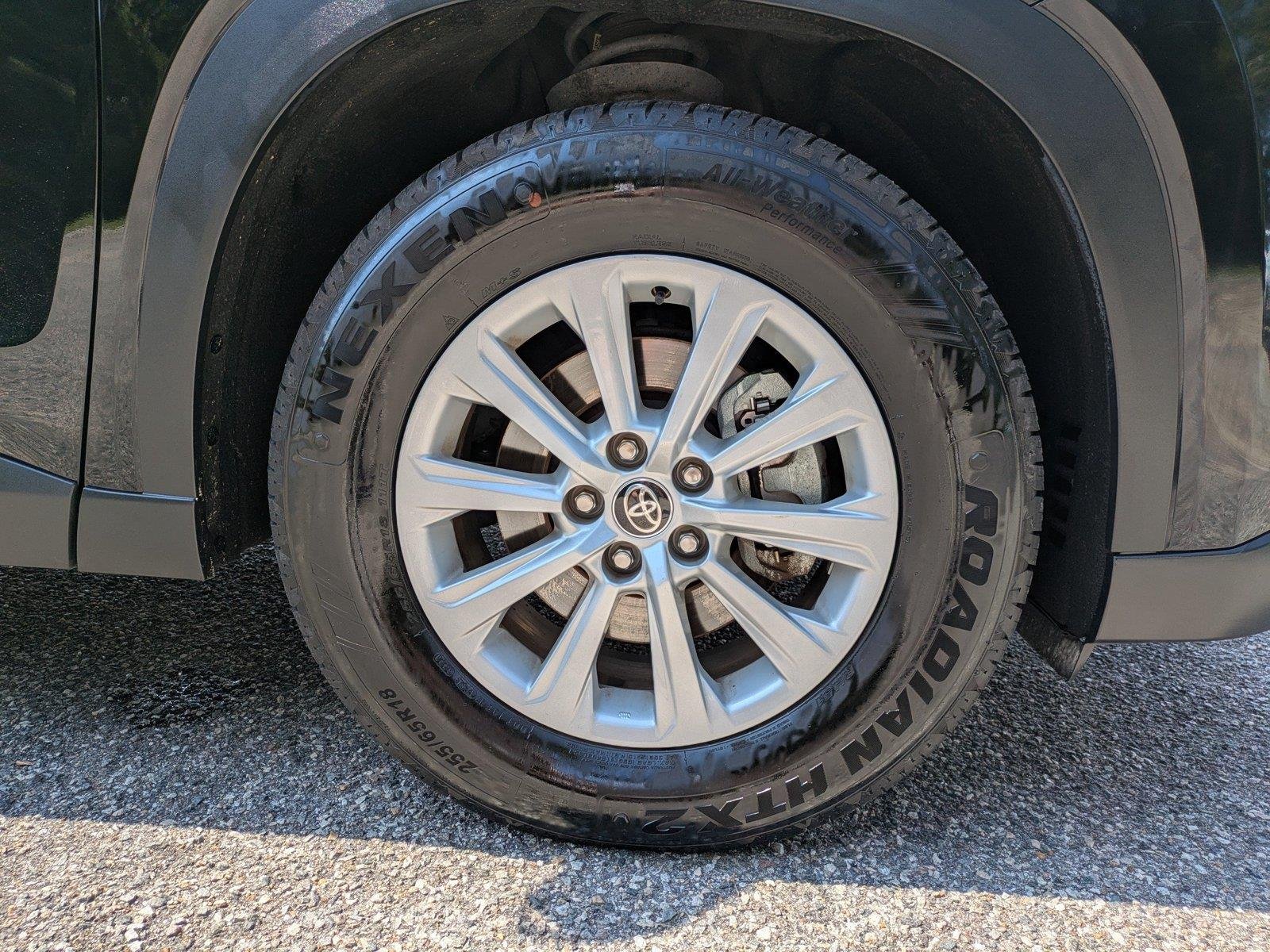 Used 2024  Toyota XLE image 11