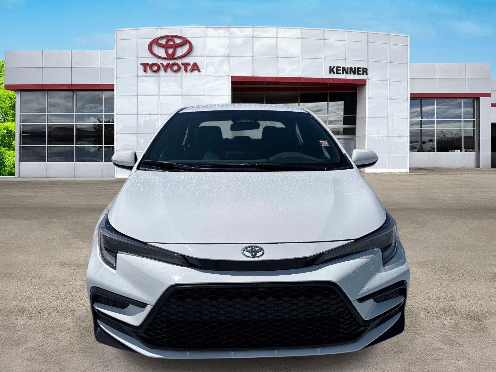 Used 2026 Ice Cap Toyota SE image 2