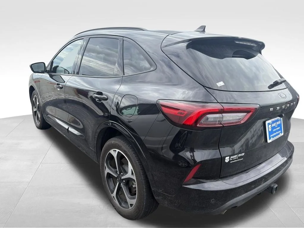 Used 2023 Black Metallic Ford ST-Line Select image 29