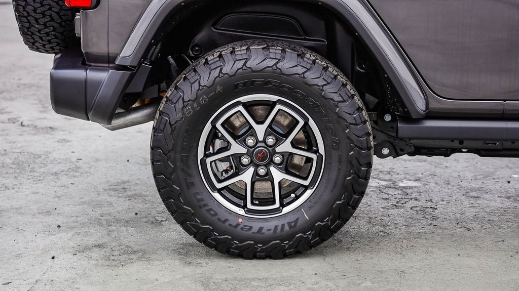 New 2026 Crystal Metallic Jeep Rubicon image 12