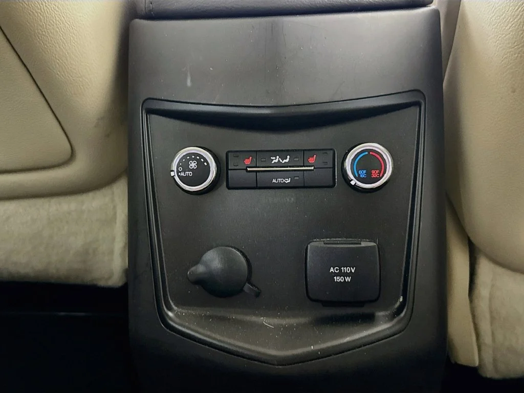 Used 2019 White Lincoln Standard image 30