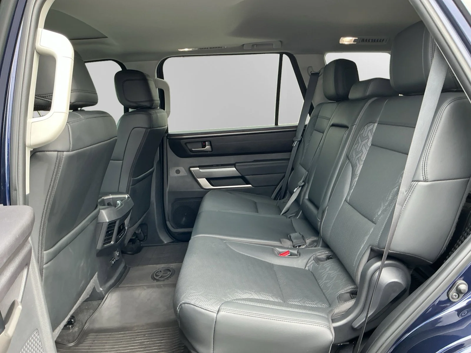 2024 Toyota Sequoia SR5 - Photo 13