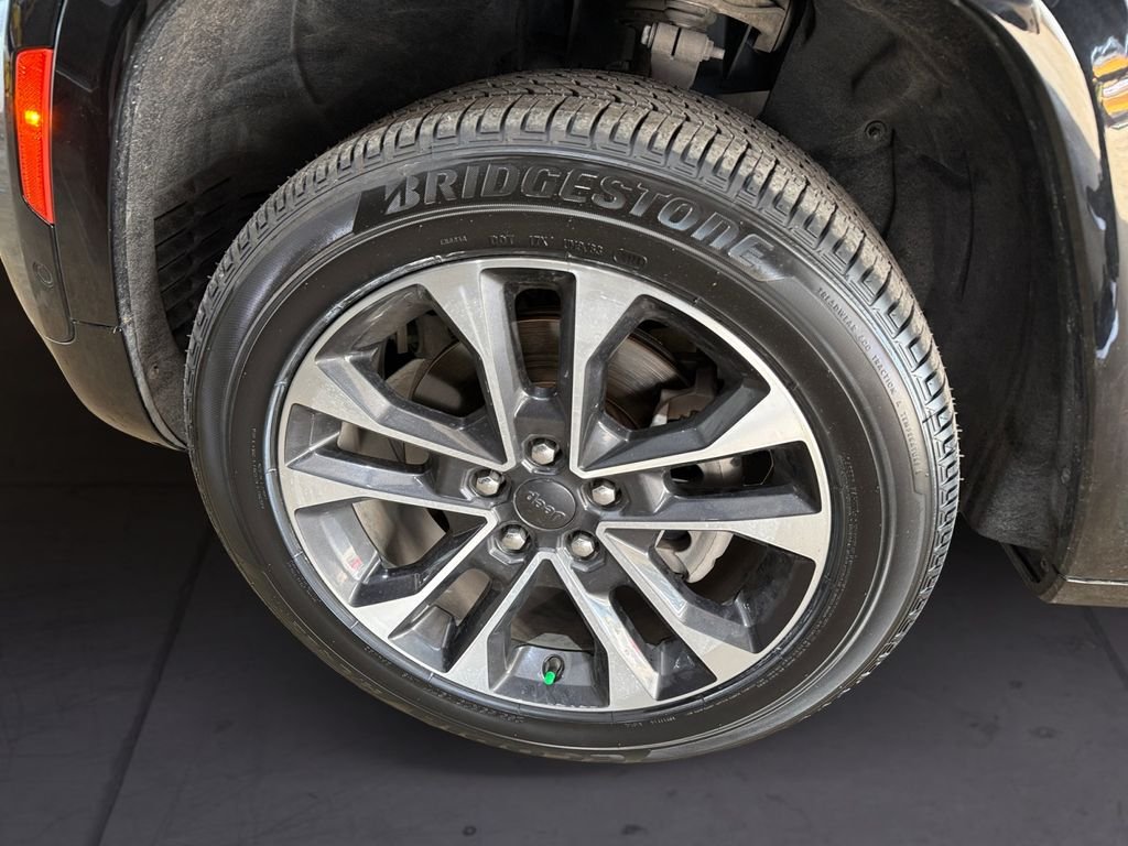 Used 2022 Black Jeep Overland image 9