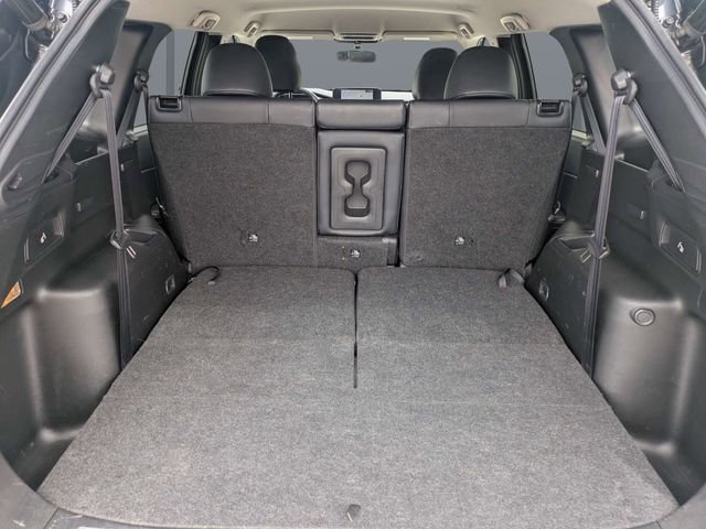 Used 2024 Gray Mitsubishi SE image 12