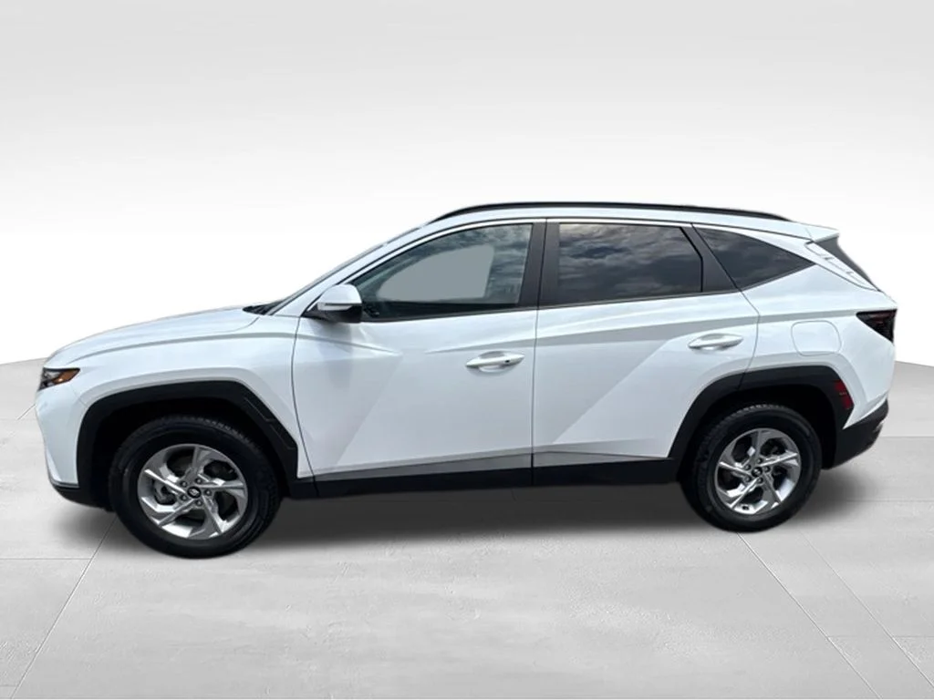Used 2022 Quartz White Hyundai SEL image 3