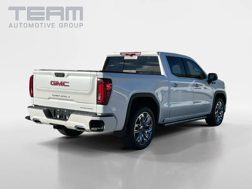 Used 2024 White Frost Tricoat GMC Denali image 7