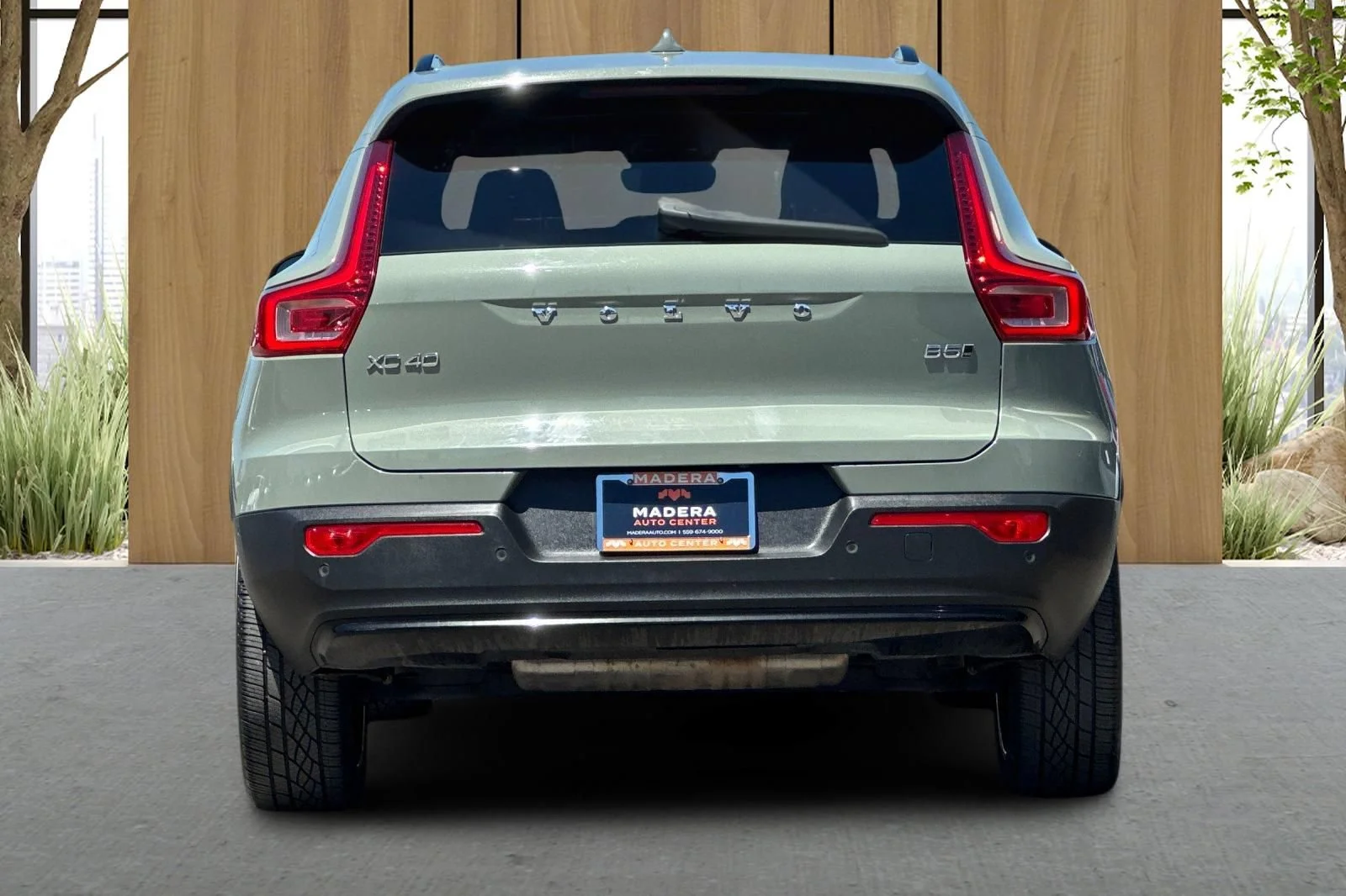 Used 2023 Green Volvo Plus Dark Theme image 5