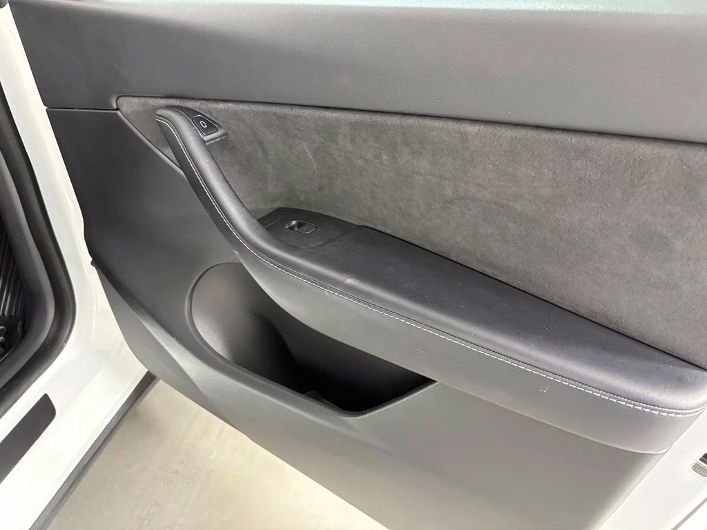 Used 2021 White Tesla Long Range image 39