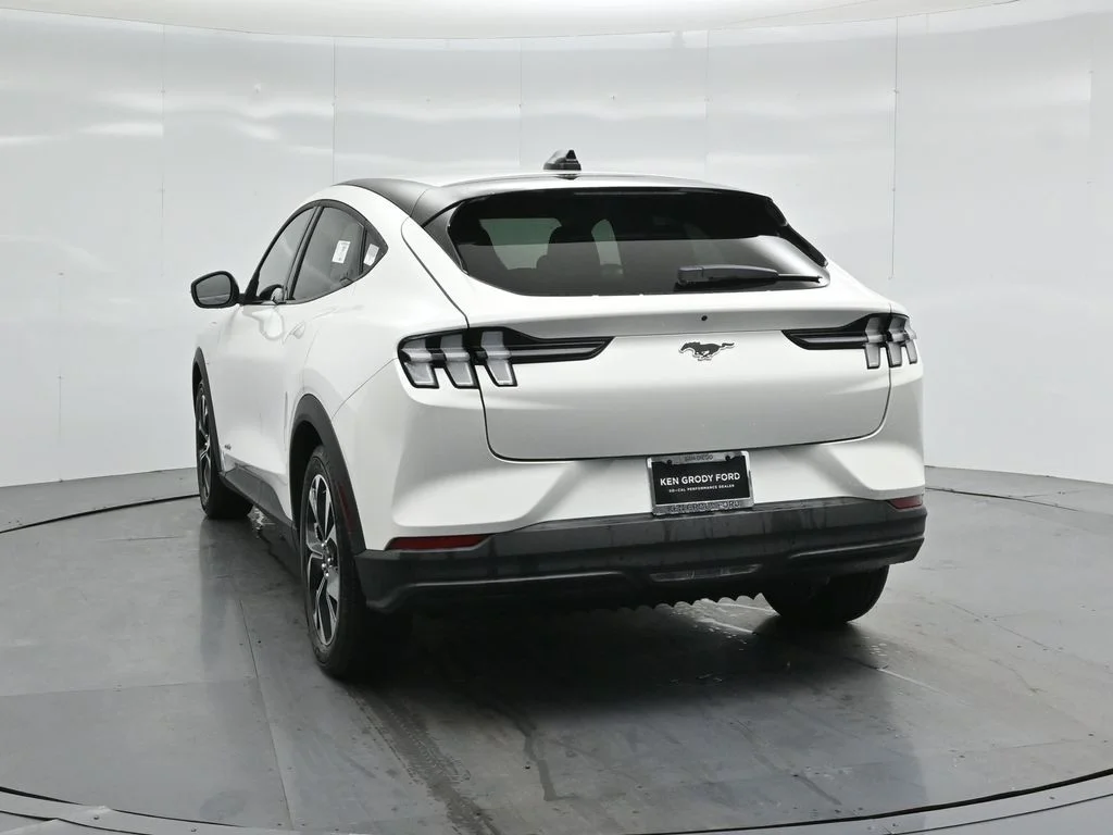 New 2026 Star White Metallic Tri-coat Ford Select image 24
