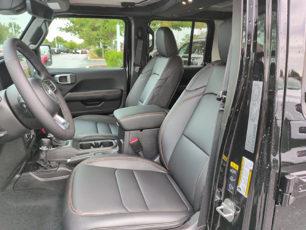 New 2027 Black Clear-Coat Paint Jeep Sahara image 21