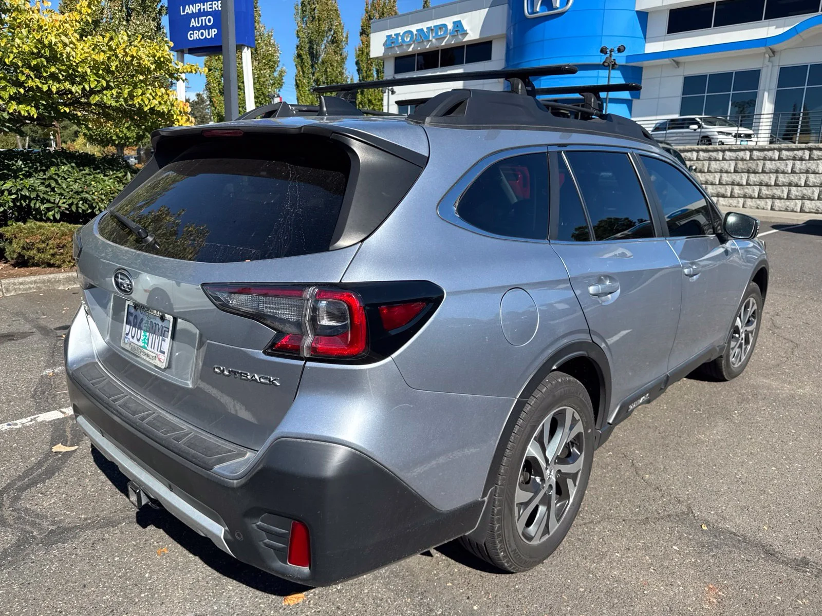 Used 2020 Ice Silver Metallic Subaru Limited image 4