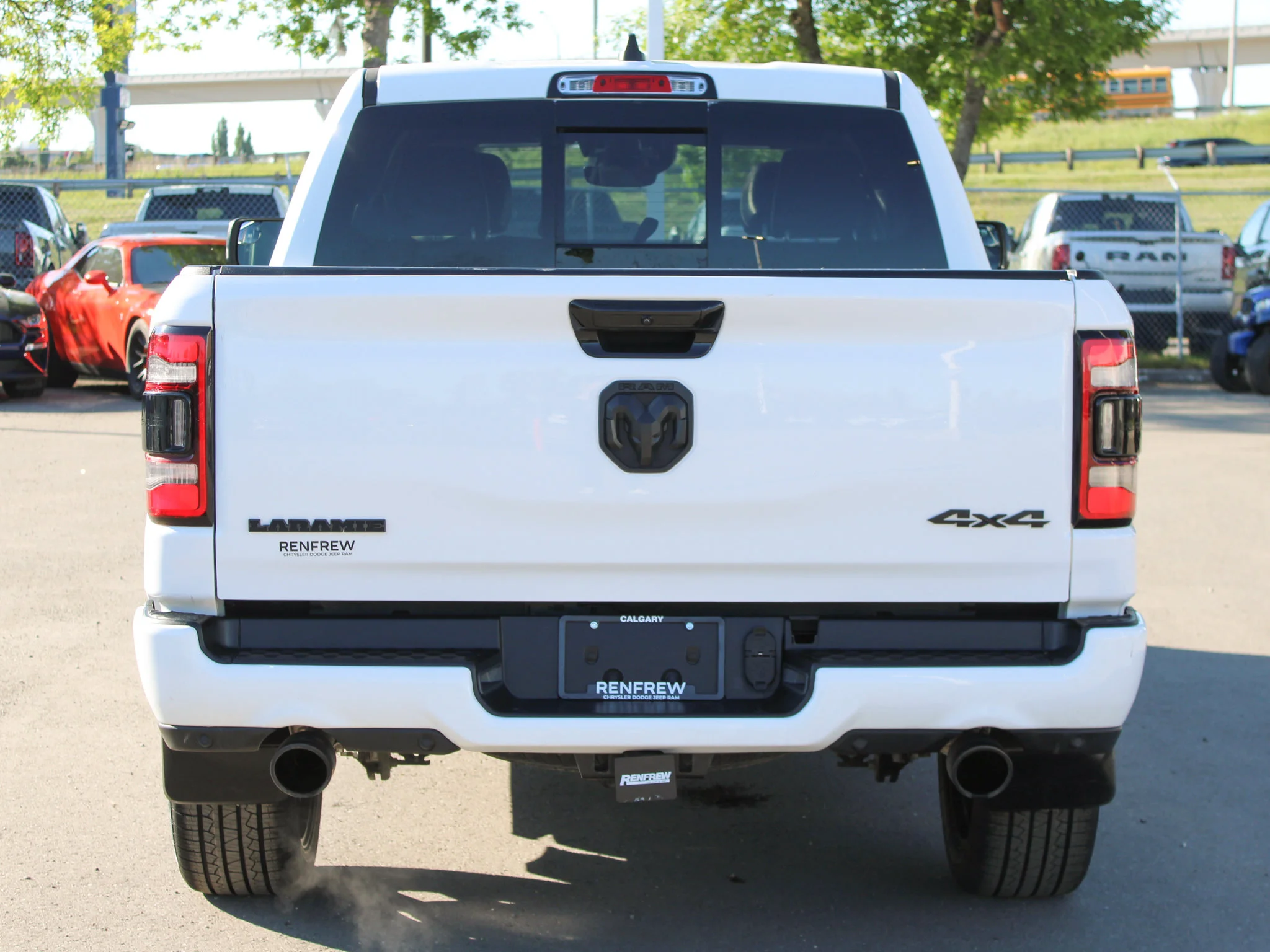 Certified Used 2023 White RAM Laramie * No Accidents | HEMI V8 | Running Boards | Apple CarPlay | Night Edition | Remote Start image 15