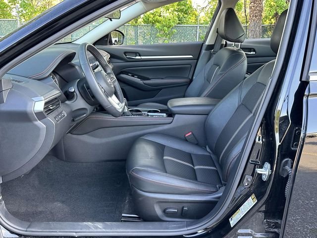 Used 2024 Black Nissan 2.5 SR image 15