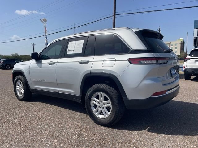 Used 2025 Silver Jeep Laredo image 6
