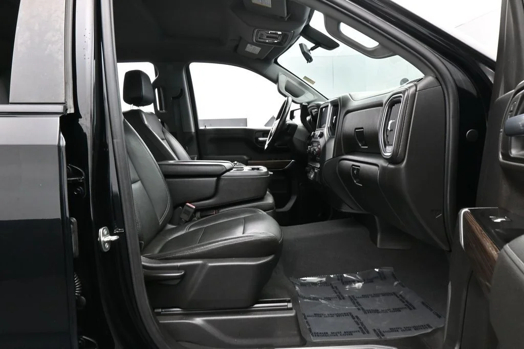 Used 2019 Black Chevrolet LT image 39