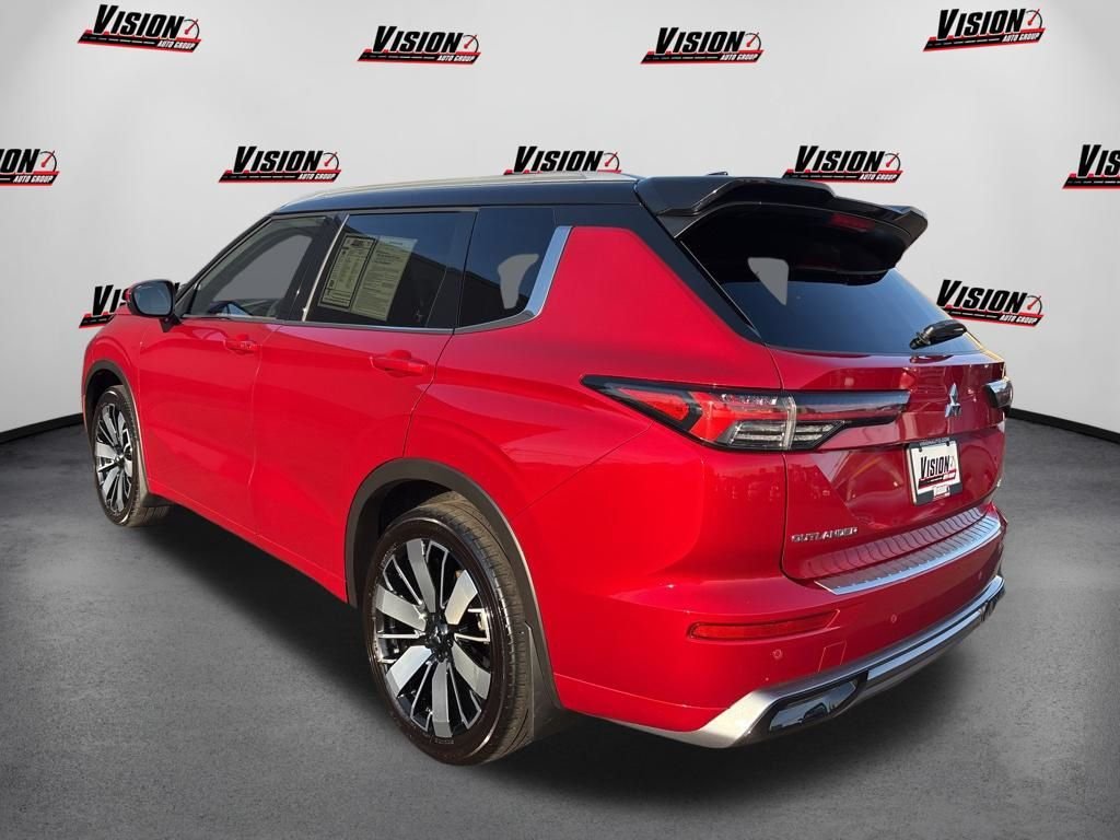 Used 2025  Mitsubishi SEL image 7