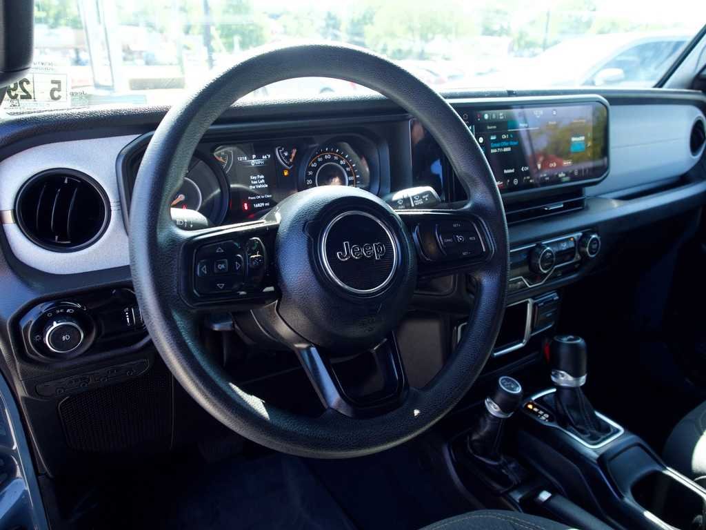 2024 Jeep Wrangler 4-Door Sport - Photo 16