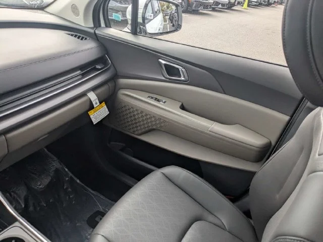 New 2027 Snow White Pearl Kia EX image 19