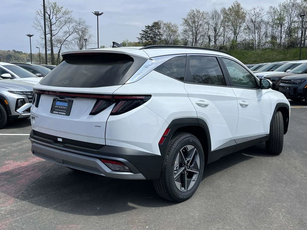 New 2026 White Hyundai SEL Premium image 3