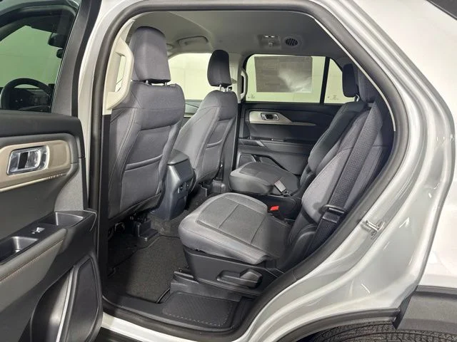 New 2026 Space White Metallic Ford Active image 13