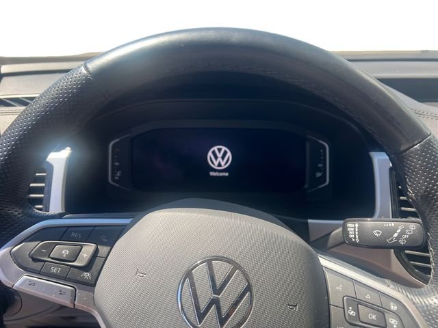 Used 2022 Platinum Gray Metallic Volkswagen 3.6L V6 SEL Premium R-Line image 14