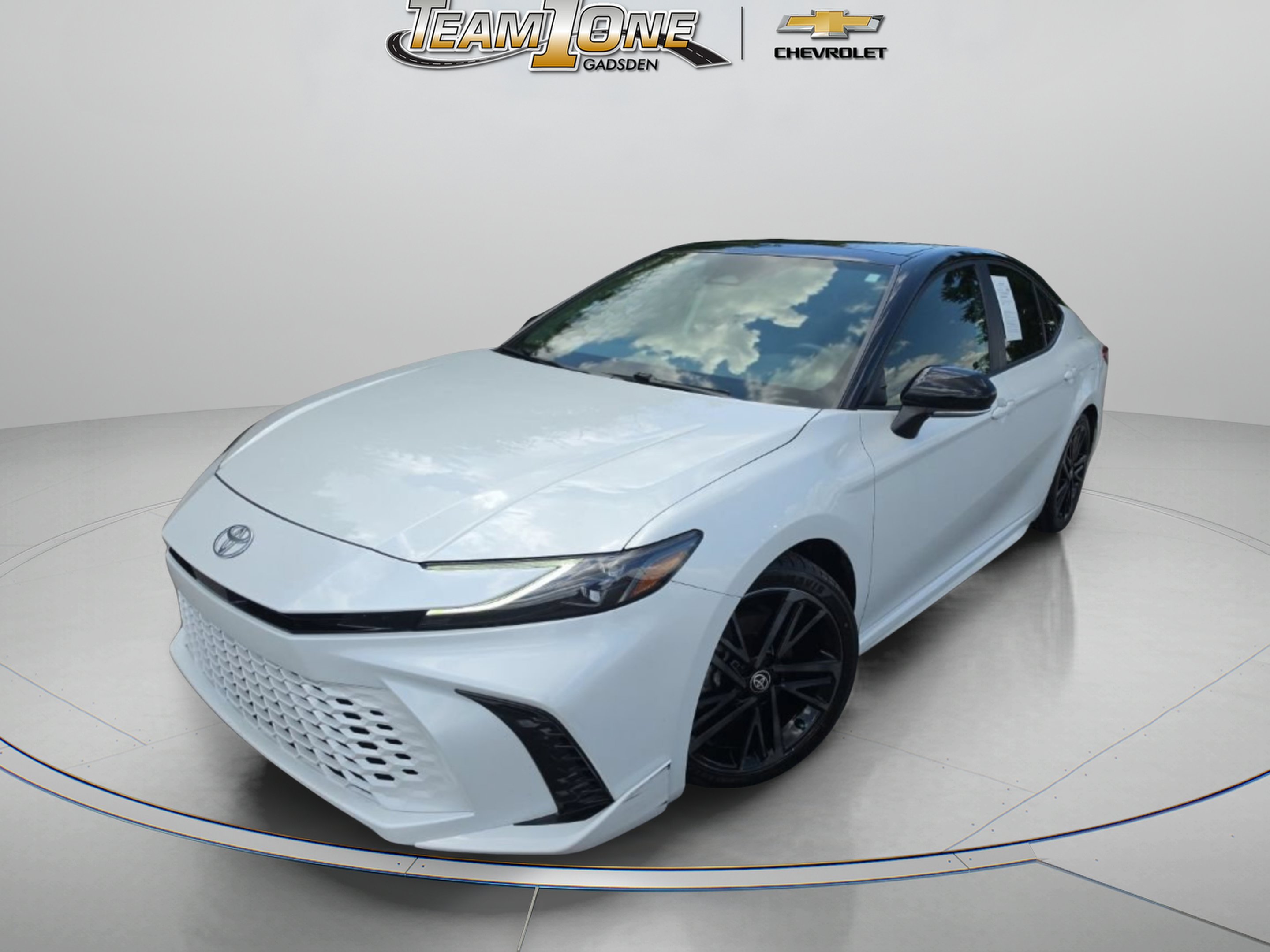 Used 2025 Off-white Toyota XSE image 3