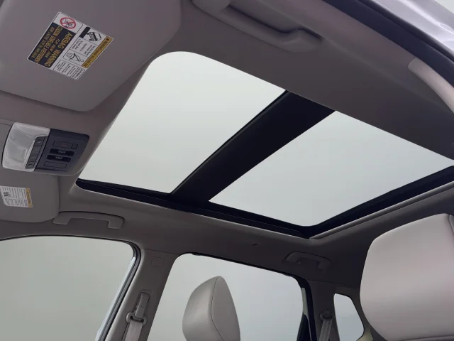 Used 2025 White Nissan SV image 19